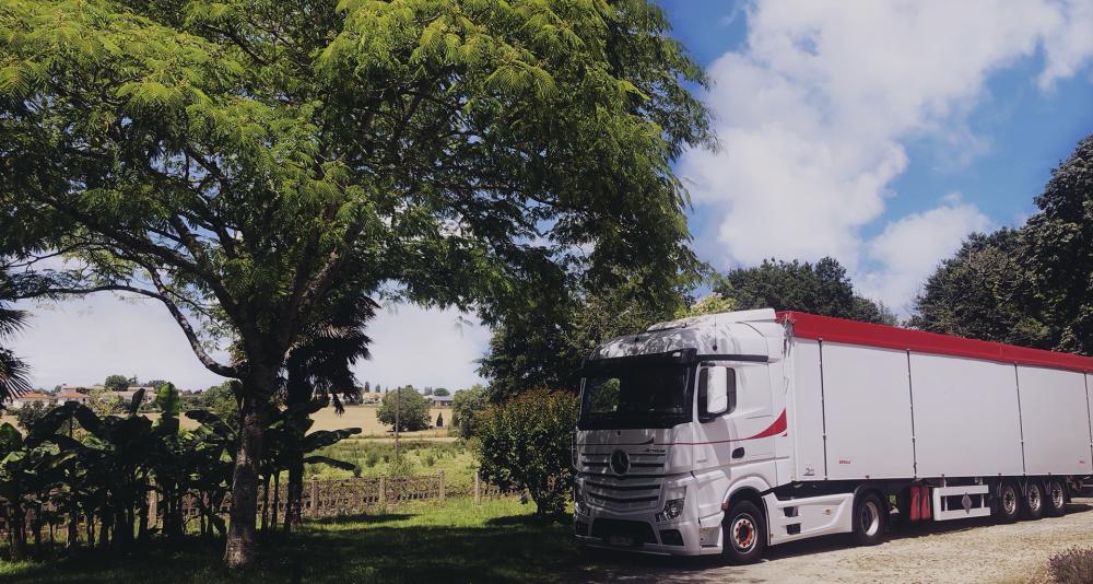 Camion rouge